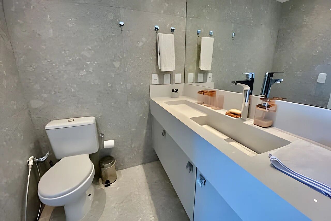 Deluxe Apartment, Balcony, Beach View | Bathroom