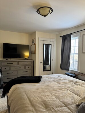 Room - Killington Home, perfect for Hikers, Bikers, & skiers. Sits on 13 private acres (Killington)