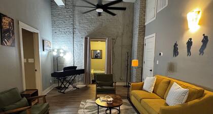 Brass & Beads Downtown Condo on the Mardi Gras Parade Route & Near Cruise Port