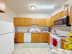Private kitchen - Beautiful 2-bedroom apartment in vibrant Jersey City (Jersey City)