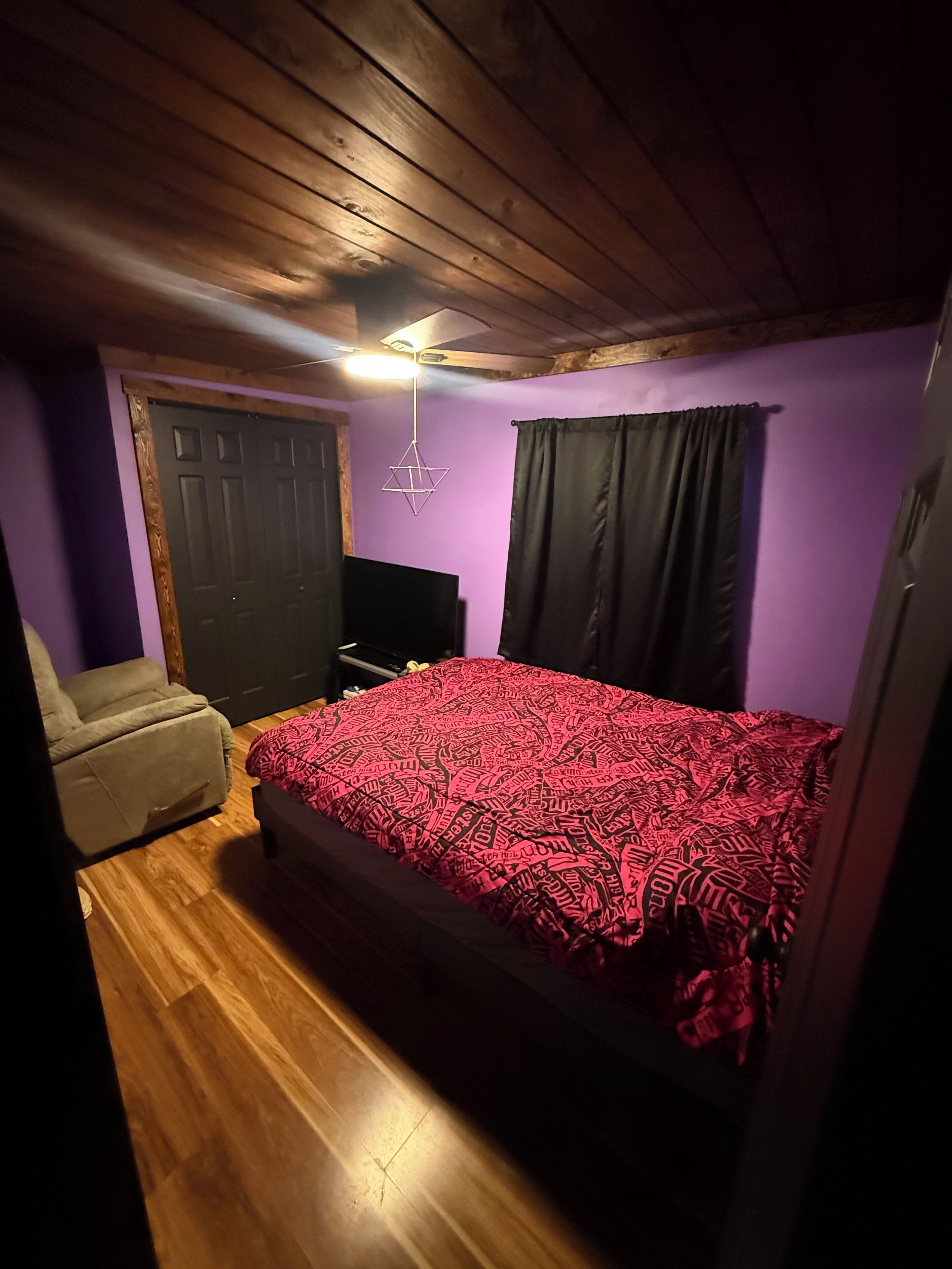 3 bedrooms, WiFi (free), bed sheets