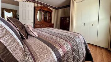 3 bedrooms, WiFi (free), bed sheets