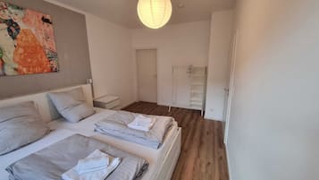 2 bedrooms, WiFi (free), bed sheets