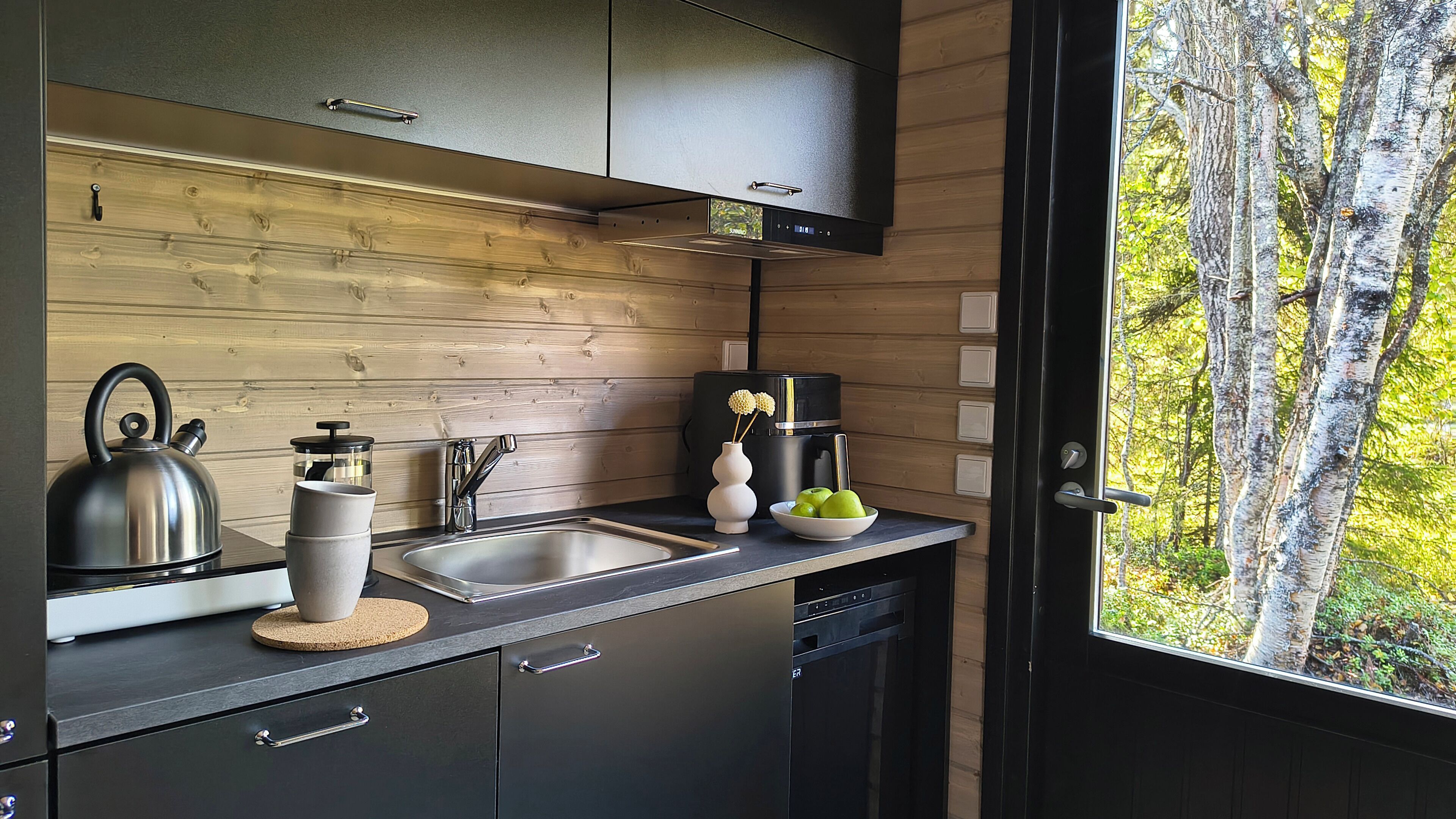 Superior Chalet | Private kitchen | Fridge, stovetop, cookware/dishes/utensils
