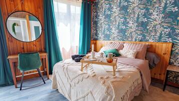 Iron/ironing board, WiFi, bed sheets