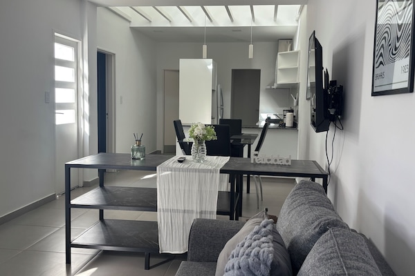Deluxe Apartment | Living area