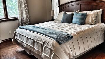 4 habitaciones, tabla de planchar con plancha, wifi y ropa de cama