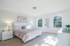 4 Schlafzimmer, Bügeleisen/Bügelbrett, Reisekinderbett, WLAN