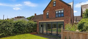 Spacious New 4BR Home for Families & Groups