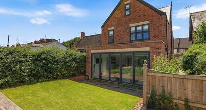 Spacious New 4BR Home for Families & Groups