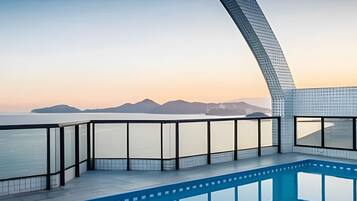 Apartment | Pool | Outdoor pool