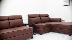 Business Room | Interior - De Grand Vale Hotel and Suites (Abuja)