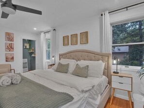 5 Schlafzimmer, Schreibtisch, Bügeleisen/Bügelbrett, Reisekinderbett