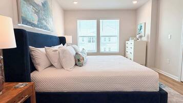 Townhome, Multiple Beds, Kitchen, Garden View (Bayside Getaway) | 3 bedrooms, individually decorated, individually furnished