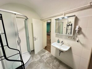 Bathroom - Vrbo Property (Graz)