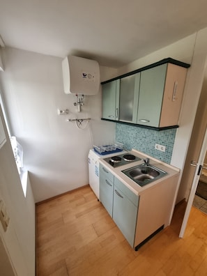 Fridge, electric kettle, cookware/dishes/utensils - A Heartwarming Vacation: Sauna | Canoe | SUP | Jetty access included | 100 m to the lake (Lychen)