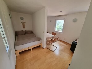 1 bedroom, WiFi (free), bed sheets - A Heartwarming Vacation: Sauna | Canoe | SUP | Jetty access included | 100 m to the lake (Lychen)