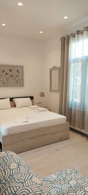1 bedroom, iron/ironing board, free WiFi, bed sheets - Seaside Cushy Studio (Paros)