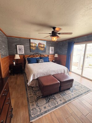 3 bedrooms, iron/ironing board, WiFi, bed sheets - Juniper Hideaway Lake House (Wofford Heights)