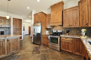 Coffee/tea maker, fridge, microwave, oven - Spacious Desert Retreat w/ Resort-Style Pool Acces (Wittmann)