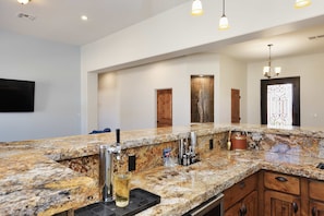 Coffee/tea maker, fridge, microwave, oven - Spacious Desert Retreat w/ Resort-Style Pool Acces (Wittmann)