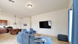 TV - Private Desert Casita with King Bed (Wittmann)