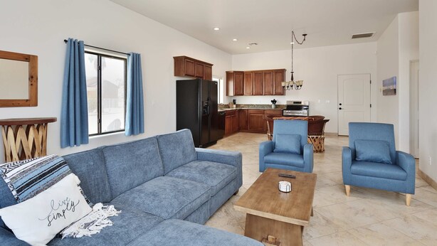 TV - Private Desert Casita with King Bed (Wittmann)