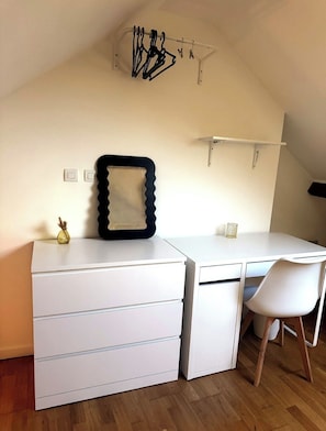 Interior - Cozy room with a single bed, desk, and storage space; shared bathroom and common areas (Champs-sur-Marne)