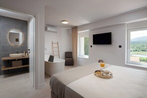 4 Schlafzimmer, Bügeleisen/Bügelbrett, kostenloses WLAN, Bettwäsche
