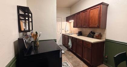 Bison Hill Bungalow | 3 blks from OBU