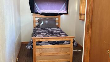 WiFi, bed sheets