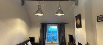 Upside down Townhouse With Far Reaching Views