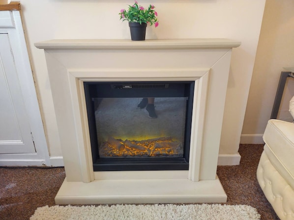 House, 2 Bedrooms, Fireplace | Interior