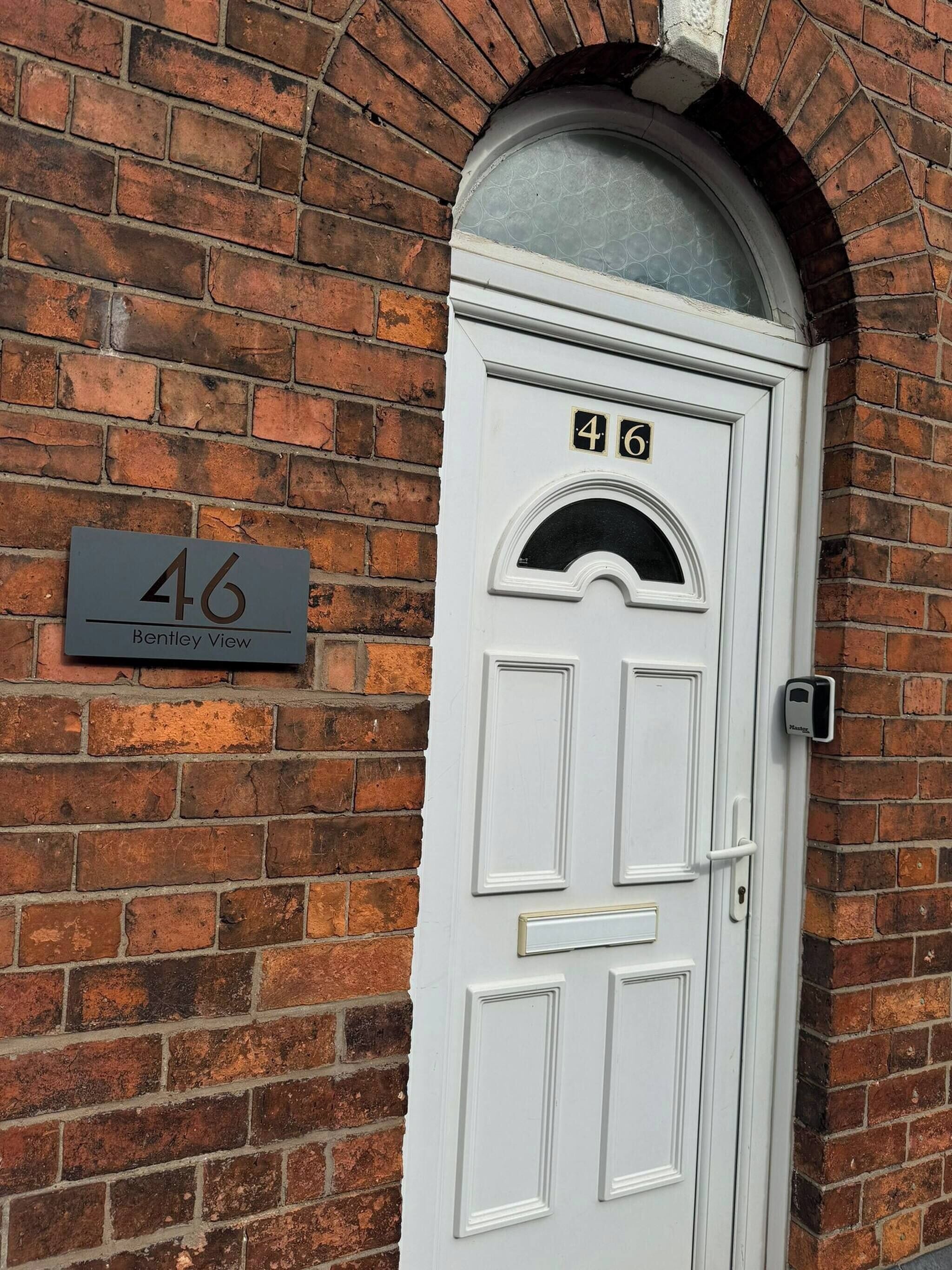 House, 2 Bedrooms, Fireplace | Exterior detail