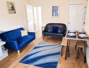 House, 2 Bedrooms, Fireplace | Living area