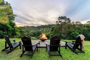 Property grounds - Private luxury hideaway in the Noosa Hinterland (Eumundi)