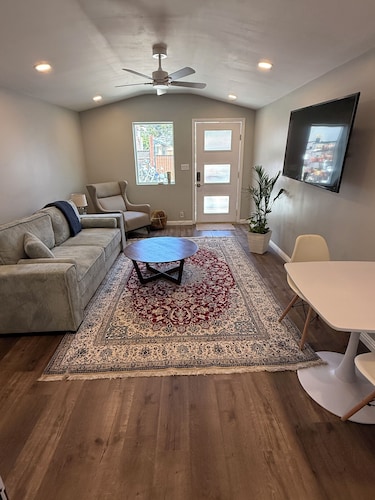 Private Detached 1BR Guest House Near Berkeley, San Francisco and Napa