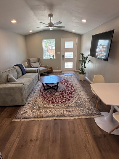 Private Detached 1BR Guest House Near Berkeley, San Francisco and Napa