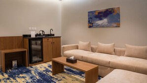 Phòng Suite Junior | Khu phòng khách