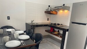 Bungalow tiện nghi đơn giản | Bếp riêng