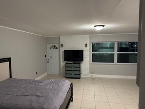 1 bedroom, WiFi, bed sheets