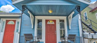 Heart Of Downtown, 3 Bedrooms, Hot Tub, Has It All!