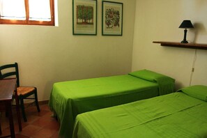 Iron/ironing board, bed sheets - Villa Opera - Apartment in Grosseto (Toscana)