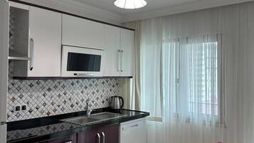 Desk, laptop workspace, iron/ironing board, free WiFi