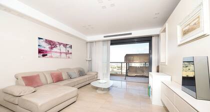 Beautiful Modern 4BR at Bayit Vegan/Ramat Charet