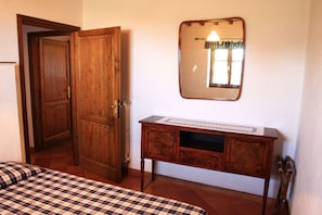 Iron/ironing board, internet, bed sheets - Villa Opera - Apartment in Massa Carrara (Toscana)