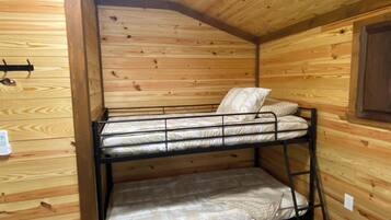 1 bedroom, iron/ironing board, WiFi (free), bed sheets