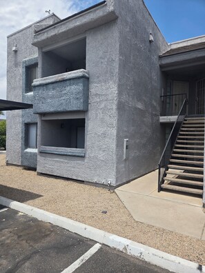 Exterior - Delightful 2-bedroom condo with AC in sunny Phoenix (Phoenix)
