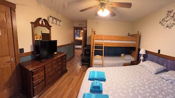 3 bedrooms, iron/ironing board, WiFi, bed sheets