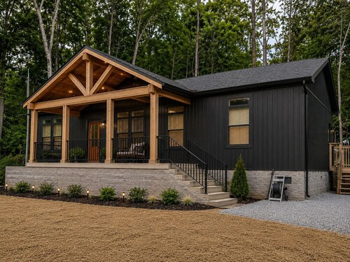 Wonderful Retreat 3-bedroom house with AC at Conley Bottom Lake Cumberland